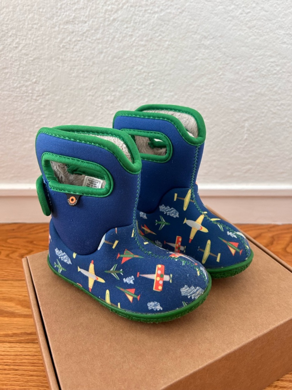 Bogs Boots Size 7 Toddler Blue Airplane Print Waterproof Booties